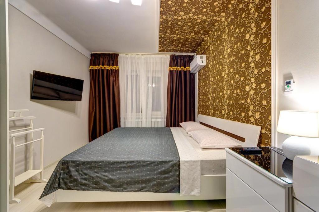 шикарная 2к бульвар дружбы народов 8а Apartment *