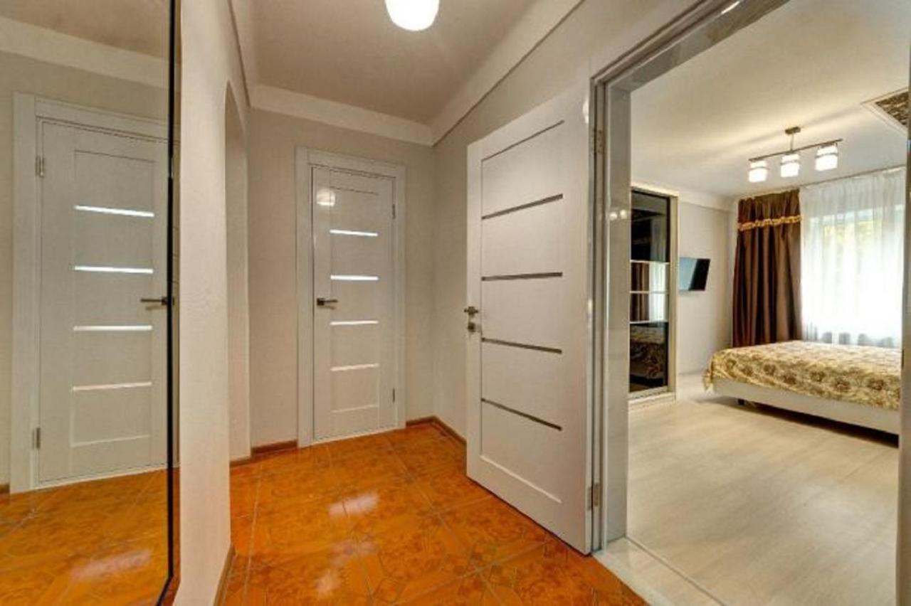 Apartment шикарная 2к бульвар дружбы народов 8а Kyiv